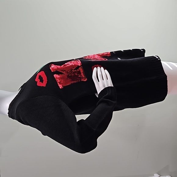 Christmas KISS ME Sweater - Picture 3 of 8